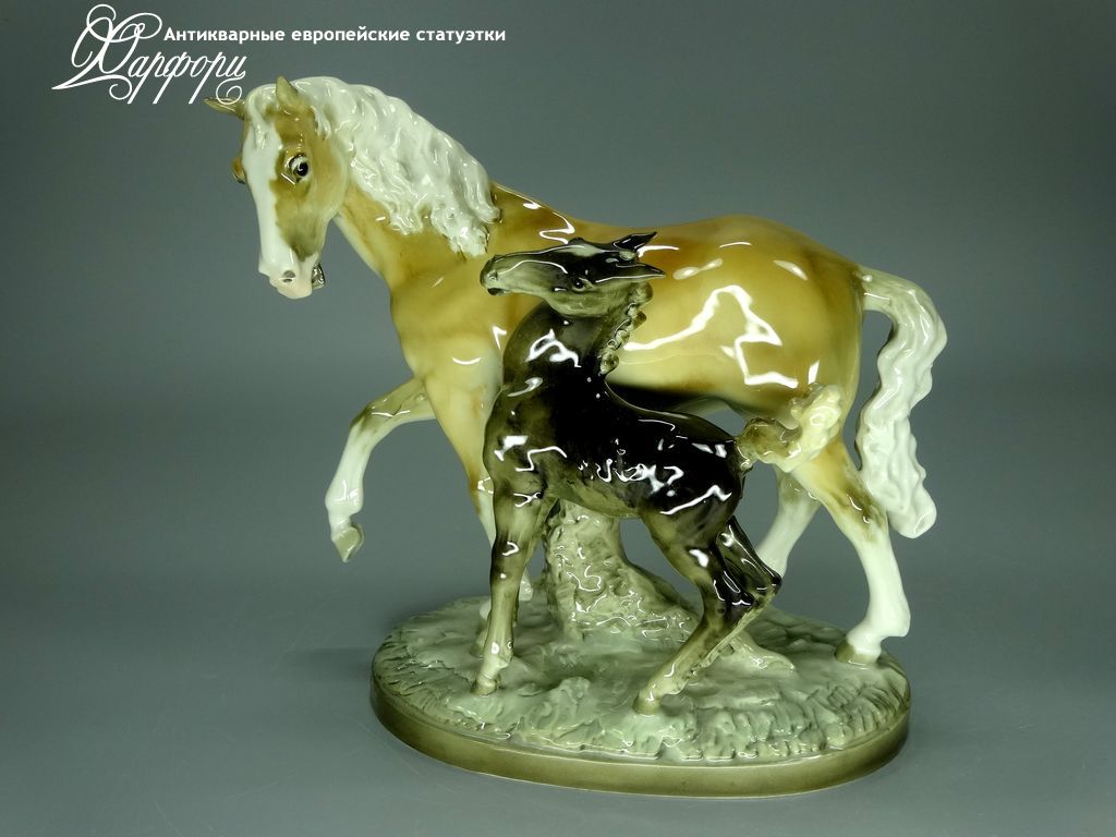 Купить фарфоровую статуэтку Hutschenreuther Кобыла с жеребенком